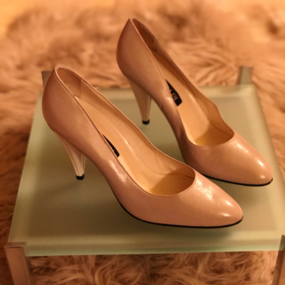 Pancaldi Beige pump with architectural heel